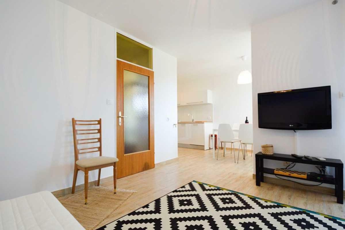 Leut Apartment, 3Min Beach, 15Min Center بولا المظهر الخارجي الصورة